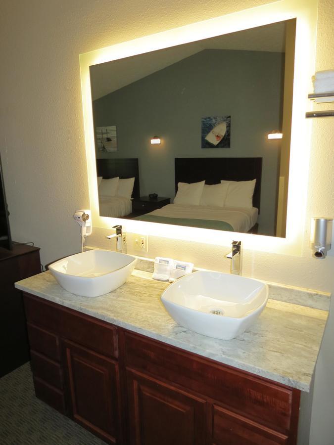 Edgewater Hotel&Suites Put-in-Bay Exterior foto